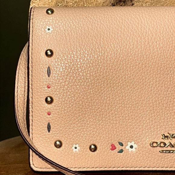 *RARE* COACH Tooled Leather Floral Foldover Crossbody/Clutch - Picture 6 of 16